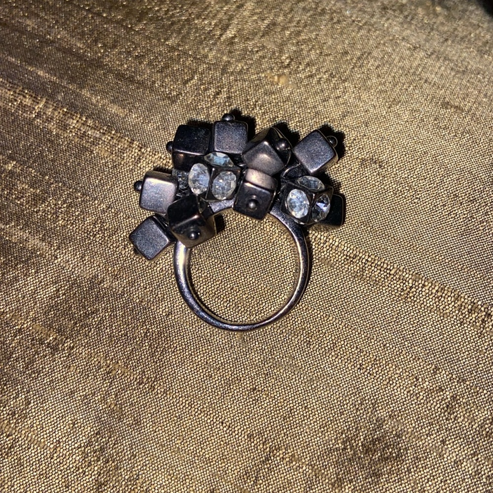 Fashion blingy ring size 6